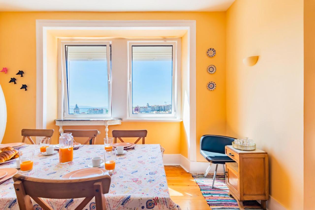 Bright & Beautiful Floor Graca Flat * Lissabon